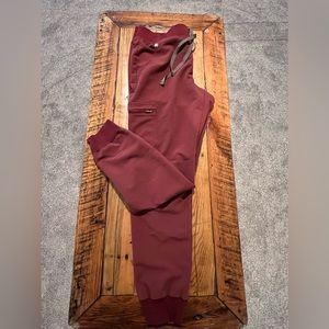 Figs scrub jogger size medium